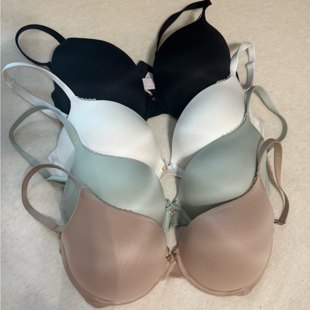 ✨ Victoria’s Secret Body by Victoria Bra Bundle ✨